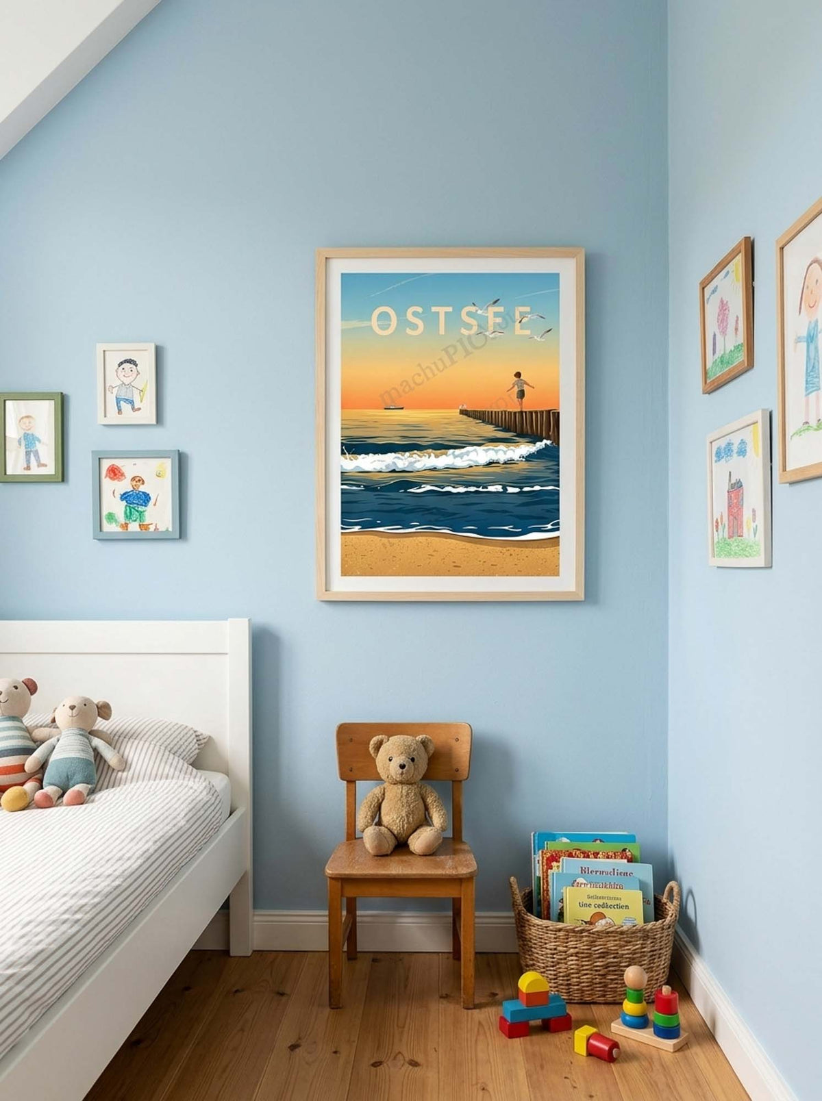 Ostsee — Balance im Abendlicht — Wandansicht im Wohnambiente | machuPICyou
