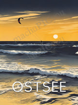 Ostsee — Tanz der Abendwellen — Illustriertes Reiseposter aus echtem Foto | machuPICyou